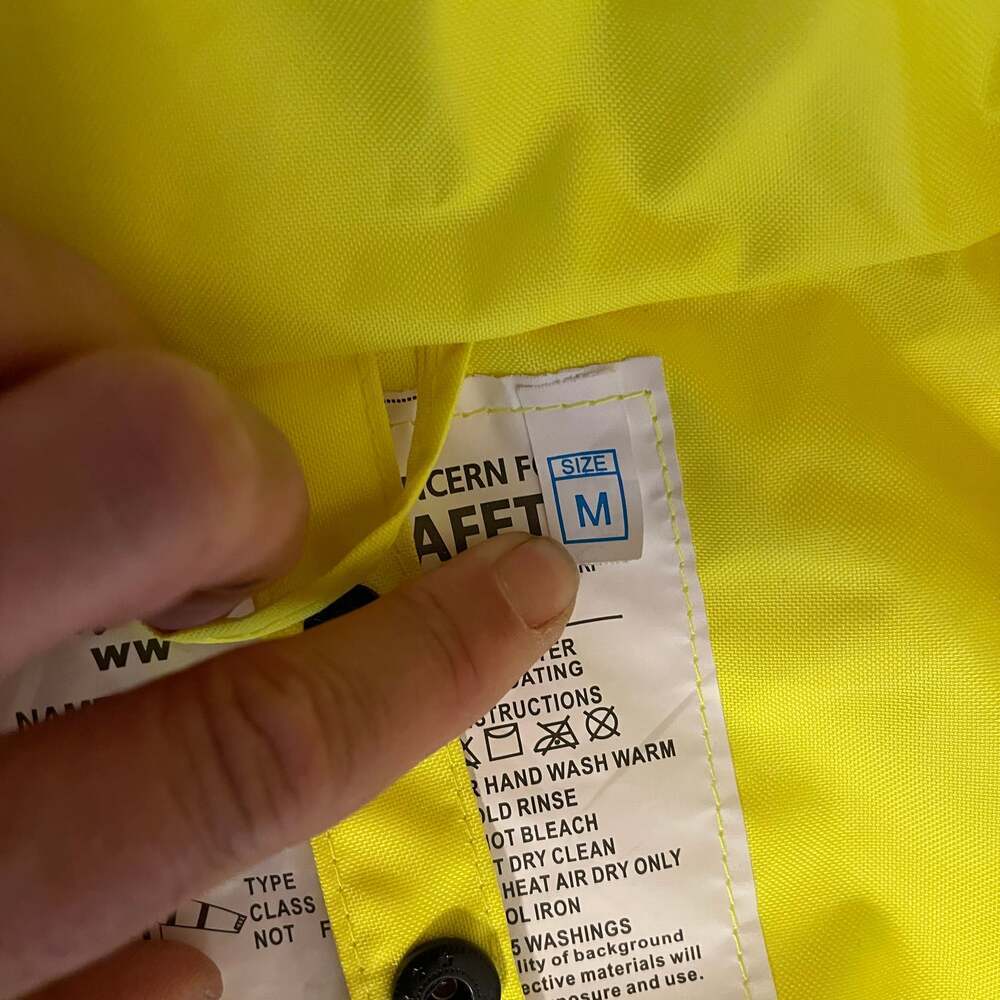 New! ANSI 3 High Visibility Rain Jacket w Hood Size Medium - Picture 8 of 9